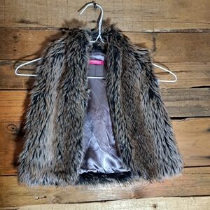 Girls Faux‎ Fur Vest size 3/4 Young Dimension brand.
